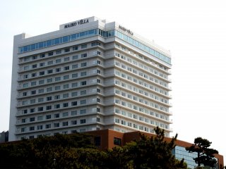 The main building of the Seaside Hotel Maiko Villa