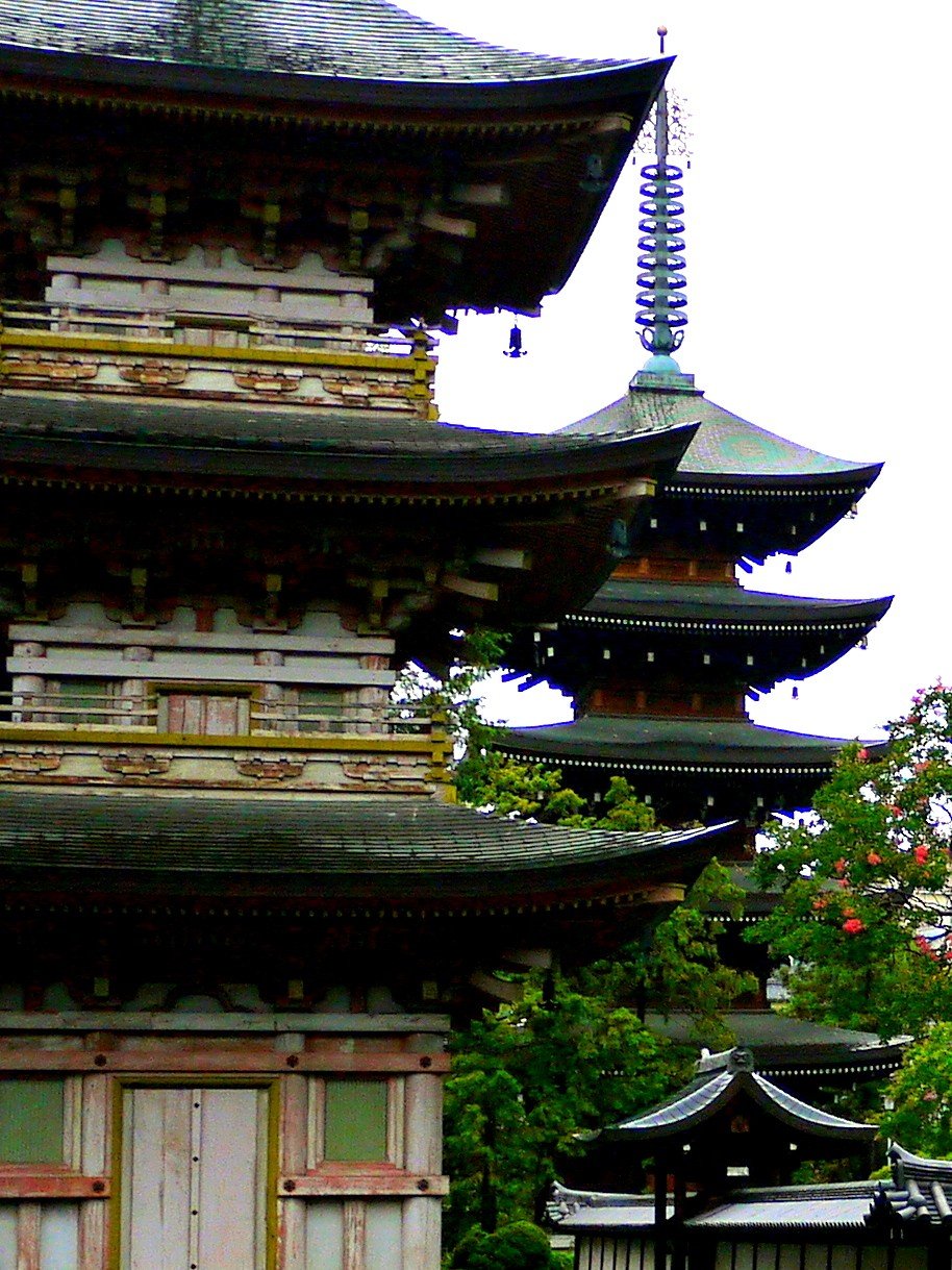 Two pagodas so close to each other!