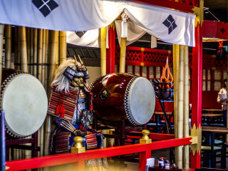 During your lunch, you will be able to enjoy the nice sounds of taiko drums. Two staff members play these huge instruments every day.
