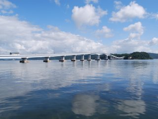 Start in Wakura Onsen and cross the first bridge