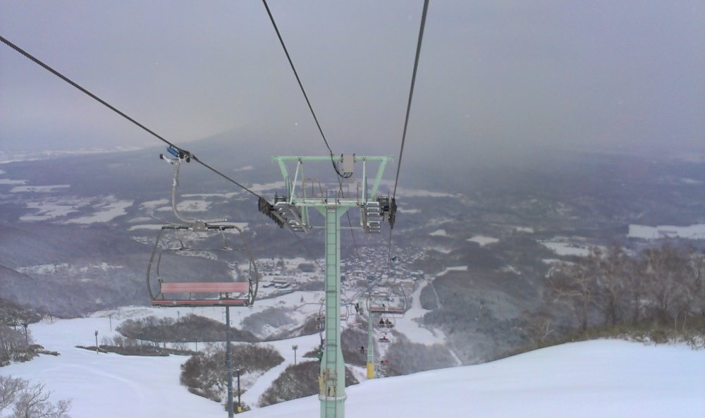 Early season chairlift downloads