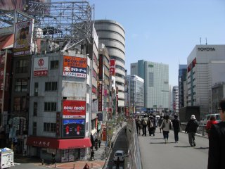 The way to Shinjuku Gyoen