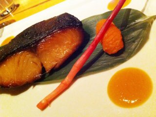 Robert DeNiro's favorite dish! "Black Cod with Miso" beautifully plated & savory, ¥4,000