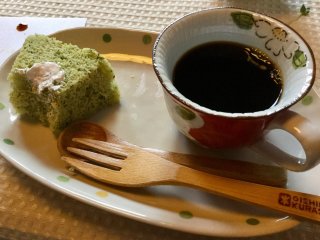 Mandheling coffee and komatsuna chiffon cake