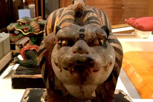 A tiger figure who protects auspicious directions