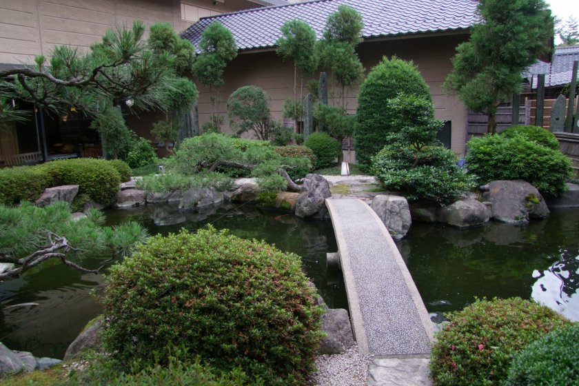 Hotel Yagi\'s lovely Japanese garden