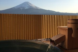 Konansou offers a way to soak and enjoy Fuji at the same time