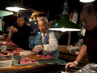 A few chunks of cut tuna. Traders use to cut it off to show the different qualities to its customers