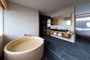 Hinoki bathtub
