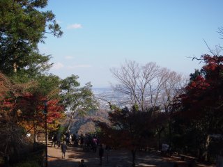 Only halfway up the mountain, you can already see the sprawling city of Tokyo from various viewing points.
