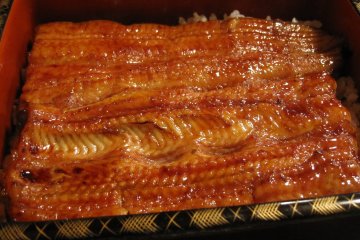<p>Unajuu&nbsp;ปลาไหลญี่ปุ่นย่างพร้อมซอสราดบนข้าว</p>

