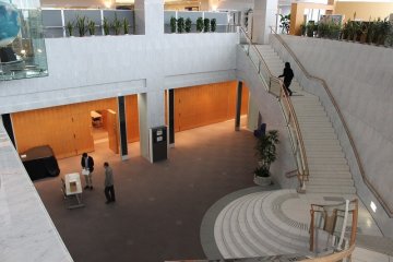 <p>An all purpose hall at the B1 level includes a very big hall with over 200 seats for not only lectures but concerts</p>