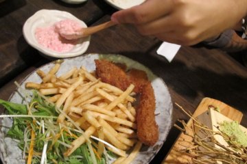 <p>ไม่ญี่ปุ่น แต่นี่คืออาหารจานโปรด เจ้าของร้านให้มาแบบฟรี เพราะเขาชอบเมืองไทยมาก</p>