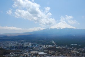 ภูเขาไฟฟูจิ จากจุดชมวิวบนยอดเขา Mt.Tenjo