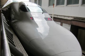 <p>Tokaido Shinkansen รุ่น 700
&nbsp;</p>