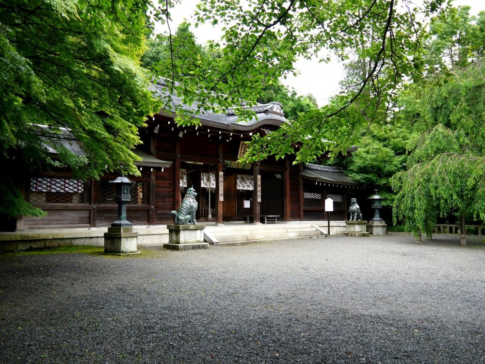 Main hall of Oishi Shrine