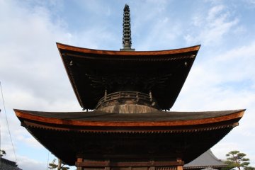 Nagoya's oldest standing structure, Arako's pagoda.
