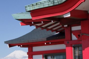 Хаконе известен своими потрясающими видами на гору Фудзи