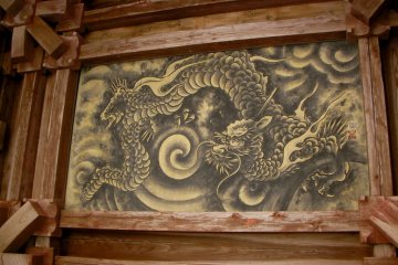 <p>Dragon roof on the main gate</p>