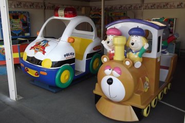 <p>Rides for the kids</p>