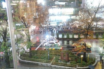 <p>The view of &nbsp;the&nbsp;Shibuya&nbsp;intersection from our table by the window&nbsp;</p>