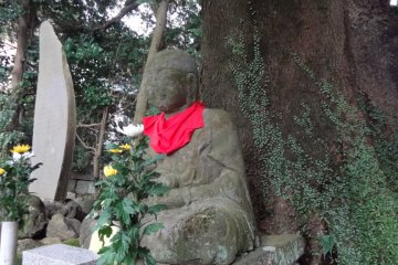 Statue in the So-un-ji Temple yard.