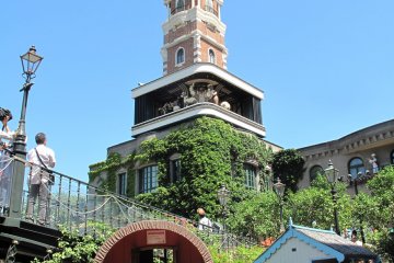 <p>หอนาฬิกาซัปโปโรแห่งสวนชิโรอิ โคอิบิโตะ</p>