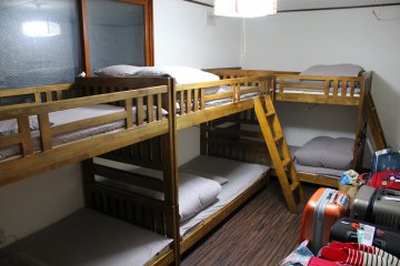 <p>ภายในห้องพัก เตียง 2 ชั้น กับที่นอนนุ่มๆ</p>