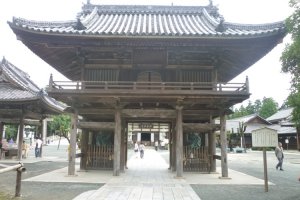 Toyokawa Inari, Buddhist gate