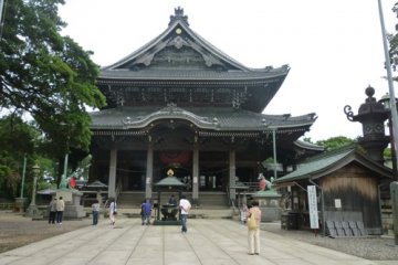 The main hall of the Toyokawa Inari