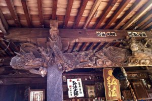 Fantastic carved dragons on the Daishi-do