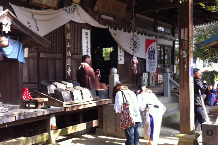 Pilgrims making their devotions at Senyu-ji