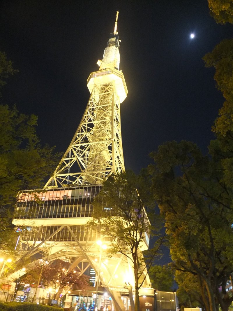 <p>หอคอยทีวีนาโกย่า หอคอยส่งสัญญาณโทรทัศน์แห่งแรกของประเทศญี่ปุ่น</p>