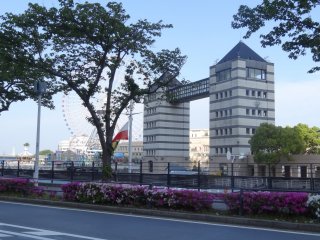 อาคารที่ Minato Mirai 21