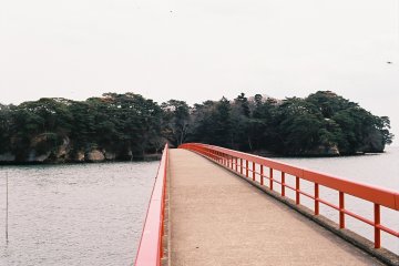สะพานยาวเชื่อมต่อระหว่างเกาะ