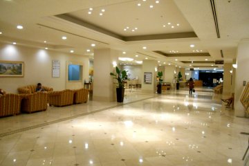 <p>Inside the lobby of Seaside Hotel Maiko Villa Kobe</p>
