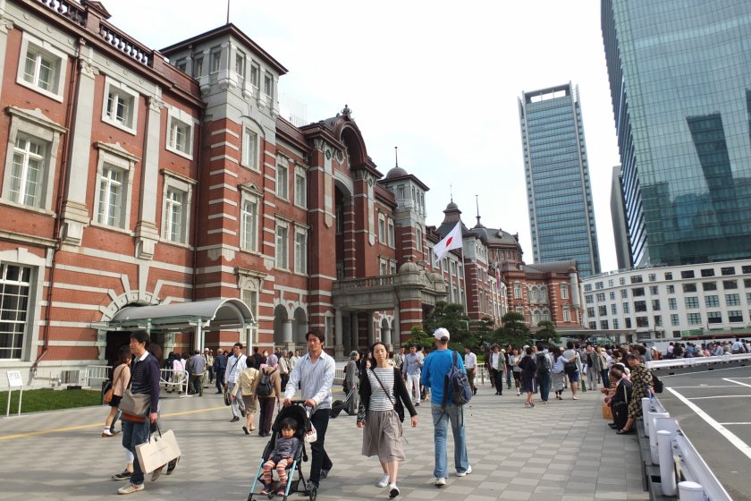 สถานีรถไฟโตเกียวรุ่นที่ 3 สร้างให้เหมือนกับอาคารสถาปัตยกรรมสไตล์ยุโรปดั้งเดิมในรุ่นที่ 1