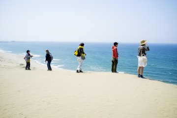 <p>Visitors looking across to the Sea of Japan.</p>