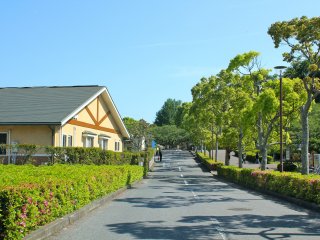 The main entrance to Shiroyama Park located in the city of Tateyama, Chiba prefecture. Free parking is available.