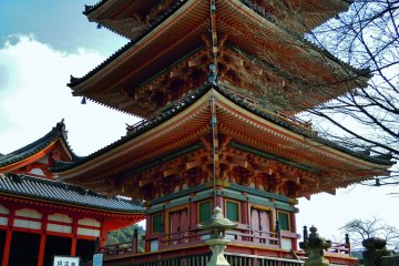 <p>The Kiyomizu-dera pagoda against the early spring sky</p>