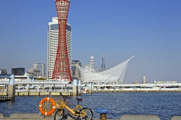 <p>I have many memories of weekends where I used to take my bicycle and ride to the tower in the early morning. The decks on the Mosaic mall from where this picture was taken has many coffee shops to enjoy a hot cup with the beautiful view.</p>