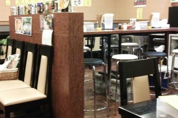 <p>It&#39;s a small restaurant, but it&#39;s not usually very busy.</p>