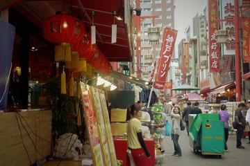 <p>The street is quite busy and welcomes the Chinese community and visitors alike.&nbsp;</p>