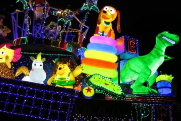 <p>Tokyo Disneyland&#39;s Electrical Parade:&nbsp;Toy Story</p>