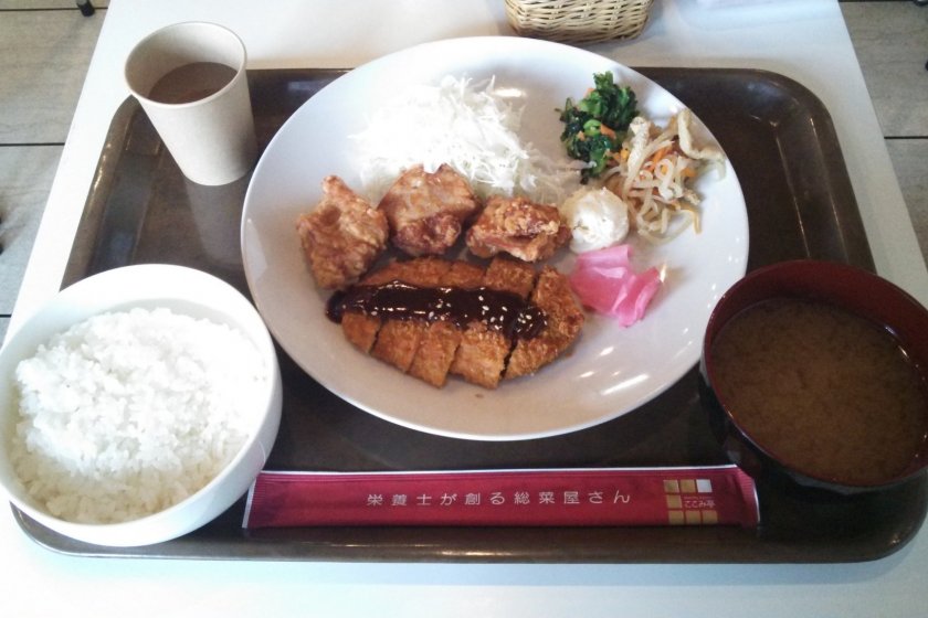 A simple but delicious meal, and healthier than the fried foods suggest. The miso sauce on the katsu was fruity and moreish.
