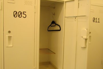 <p>The facility has a spacious locker room that you can use</p>