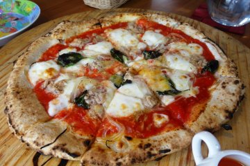 <p>Thin crust perfection with a variety of toppings</p>