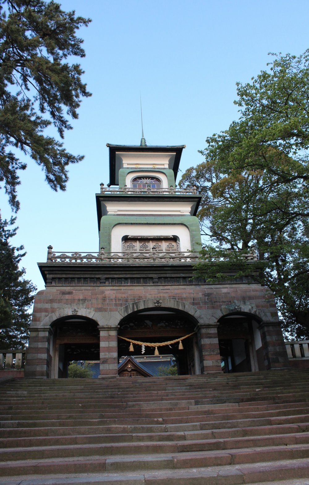 この神門は1875年、オランダ人ホルトマンにより設計された