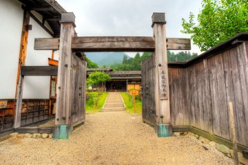 <p>The entry to Honjin</p>