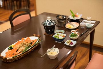 Variety of kaiseki dishes